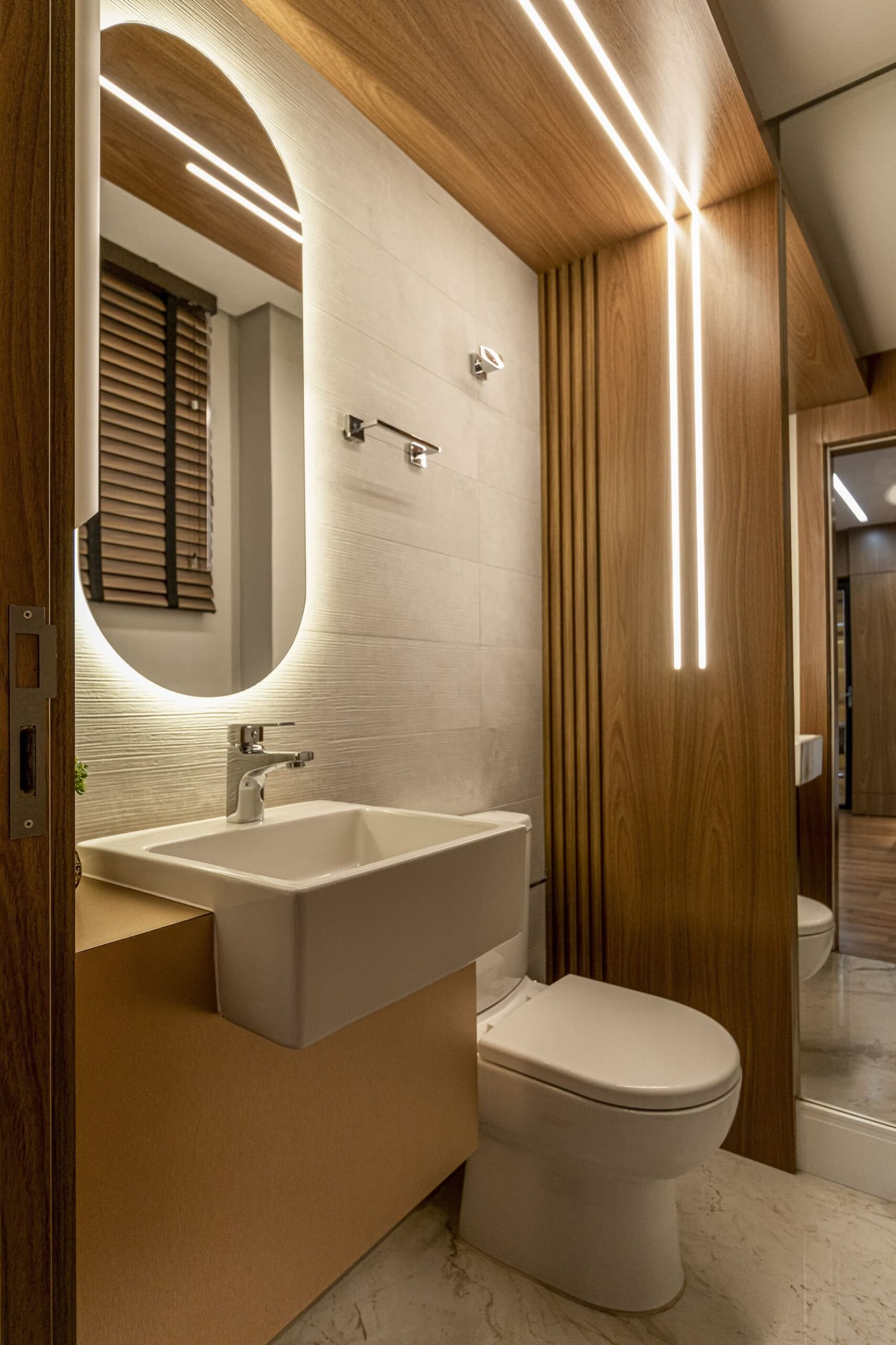 móveis sob medida em um lavabo, feito por uma marcenaria em curitiba, com design moderno