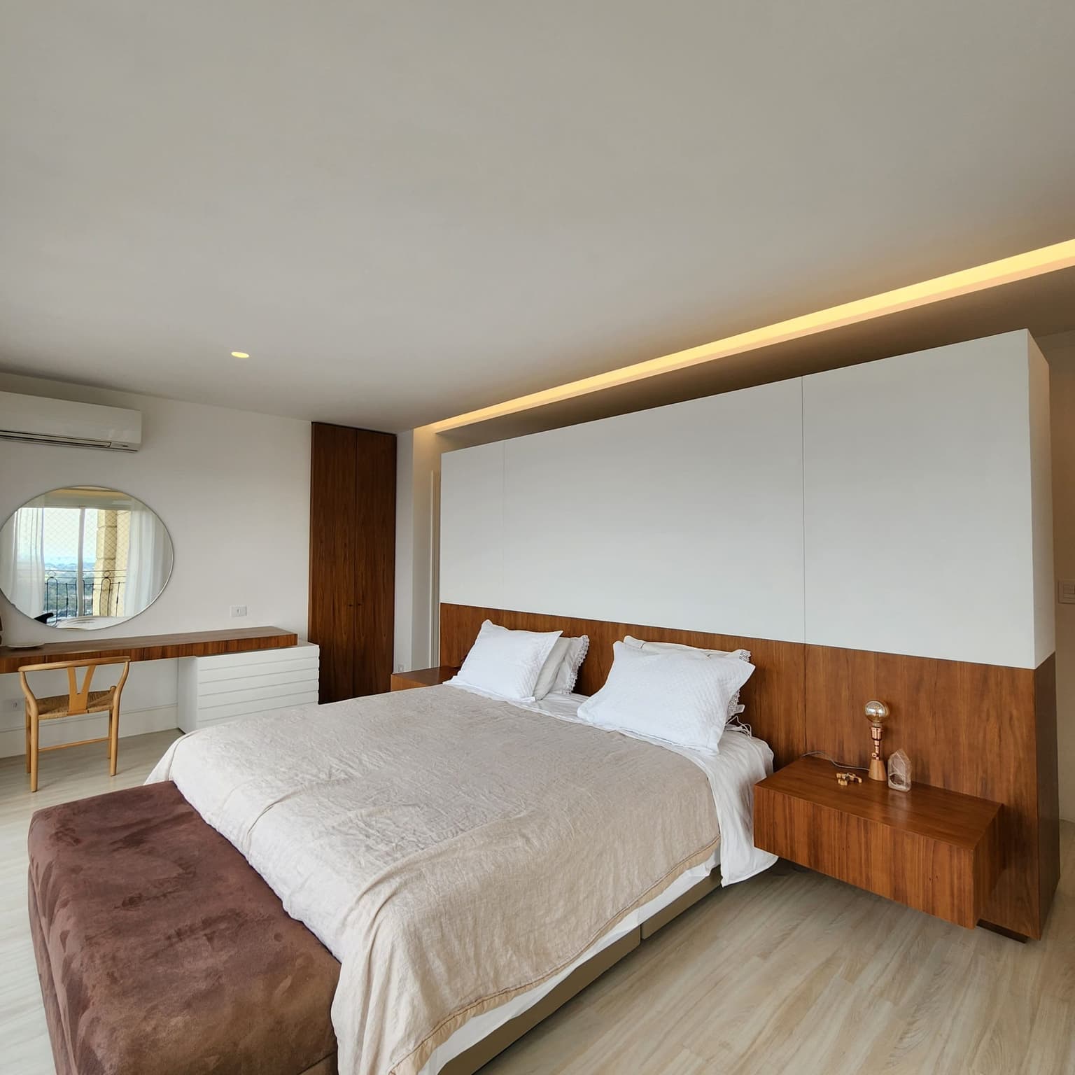 móveis sob medida em quarto de casal planejado, feito por uma marcenaria em curitiba, design exclusivo