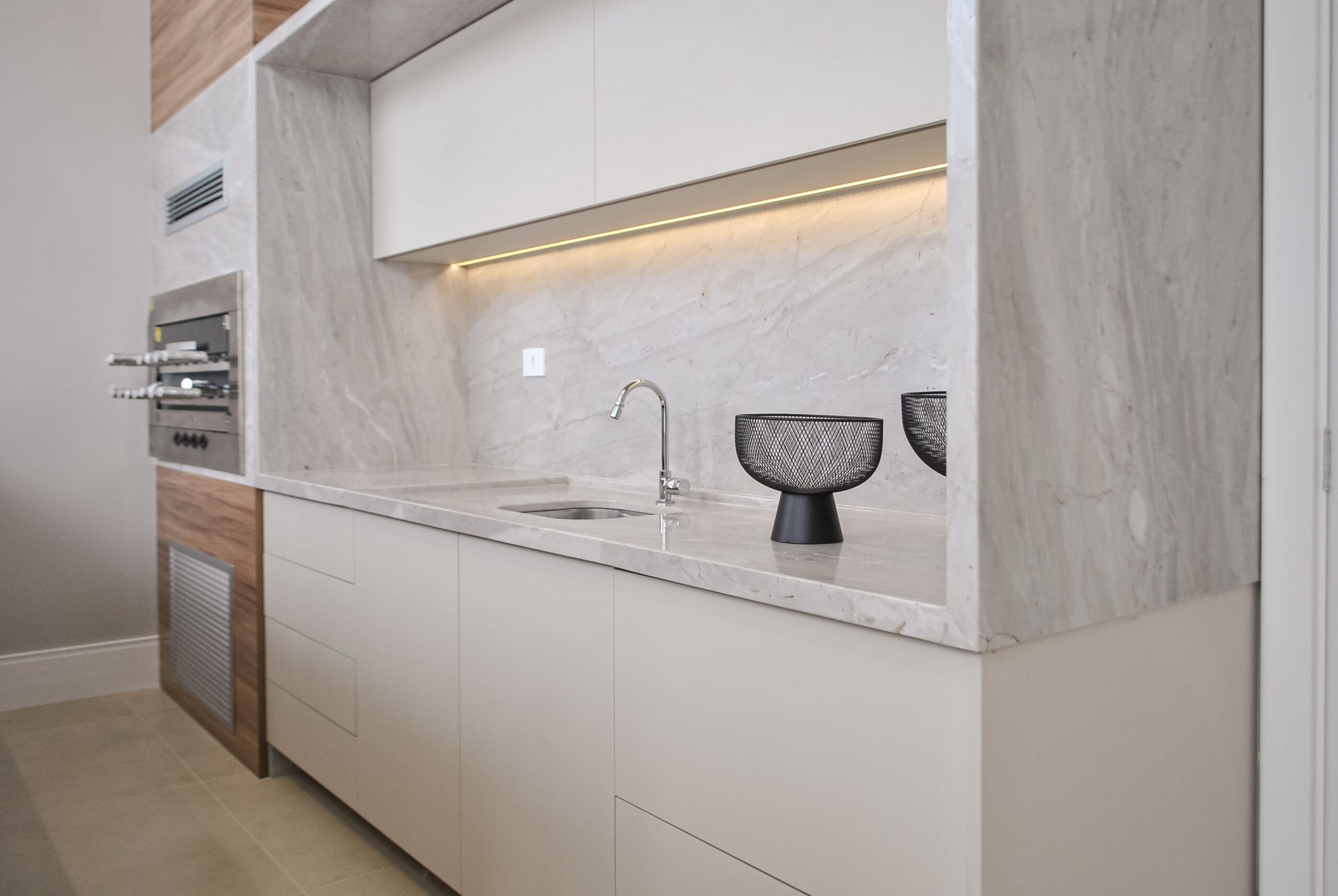 móveis de uma cozinha minimalista de salão de festas