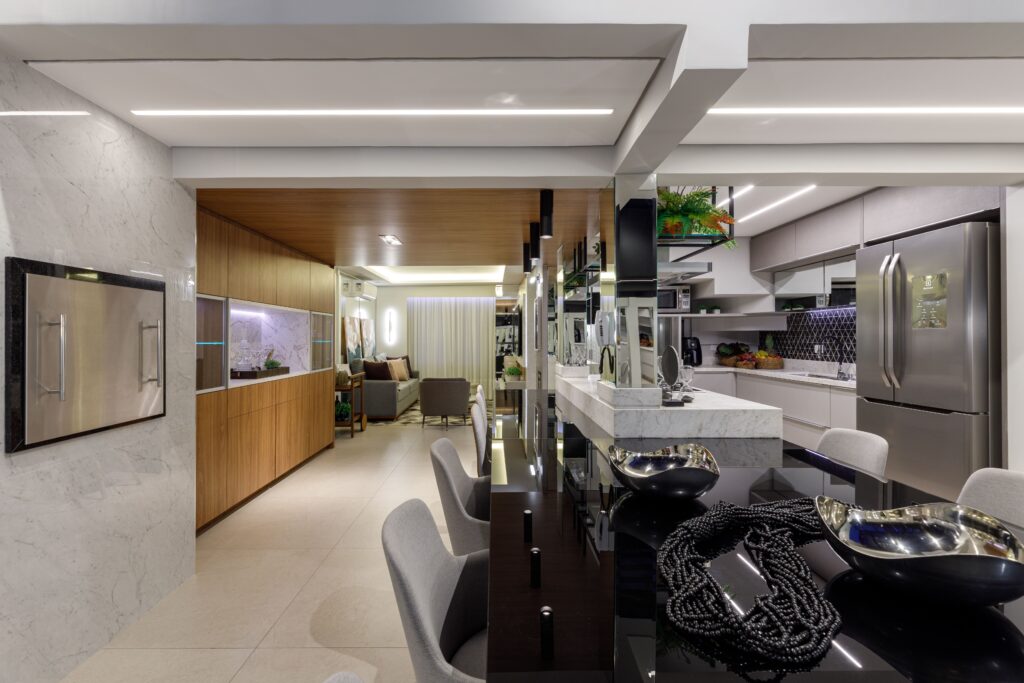 móveis sob medida de luxo de uma cozinha exclusiva, feito por uma marcenaria em curitiba, com design moderno