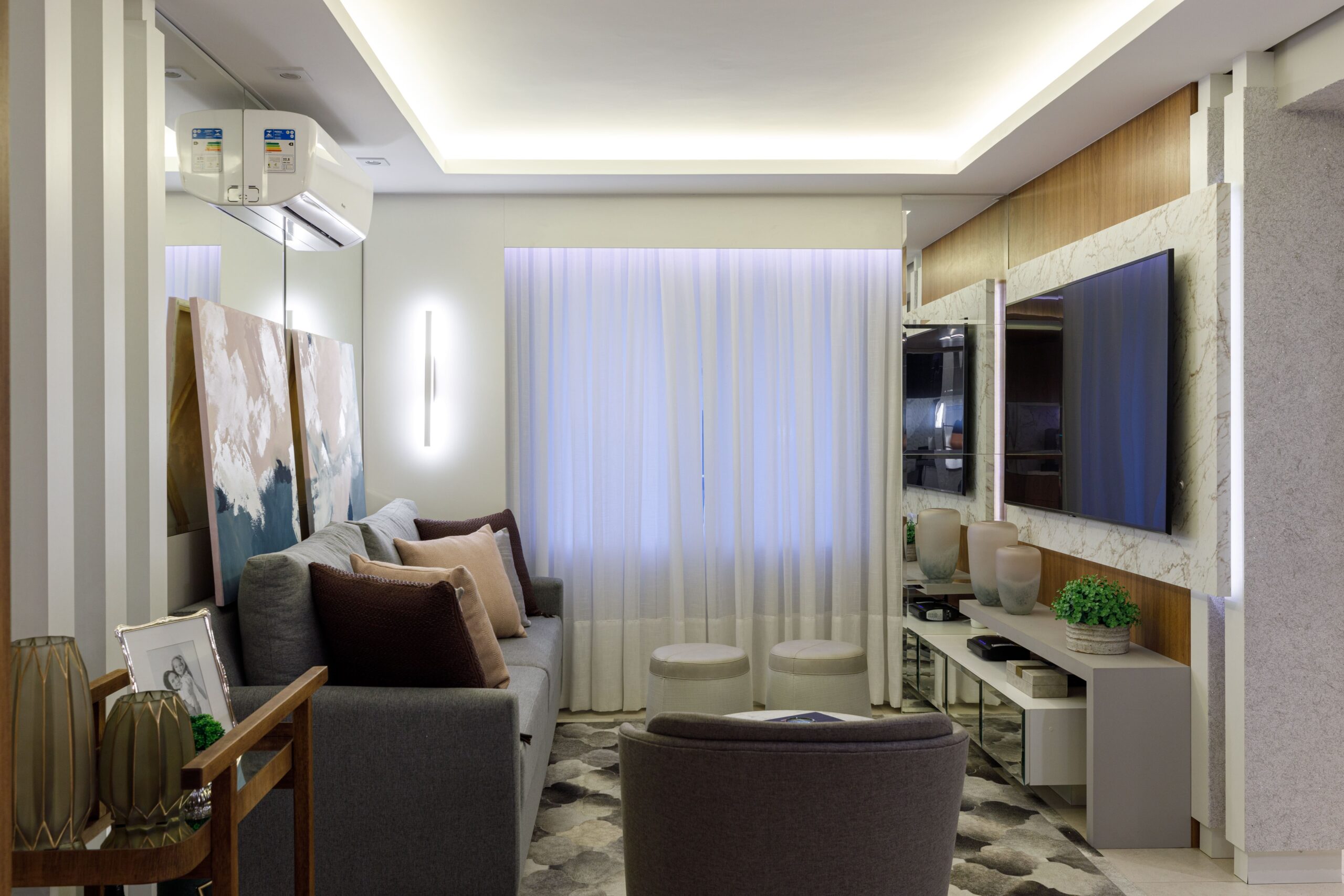 móveis sob medida de uma livign, feito por uma marcenaria em curitiba, com design moderno